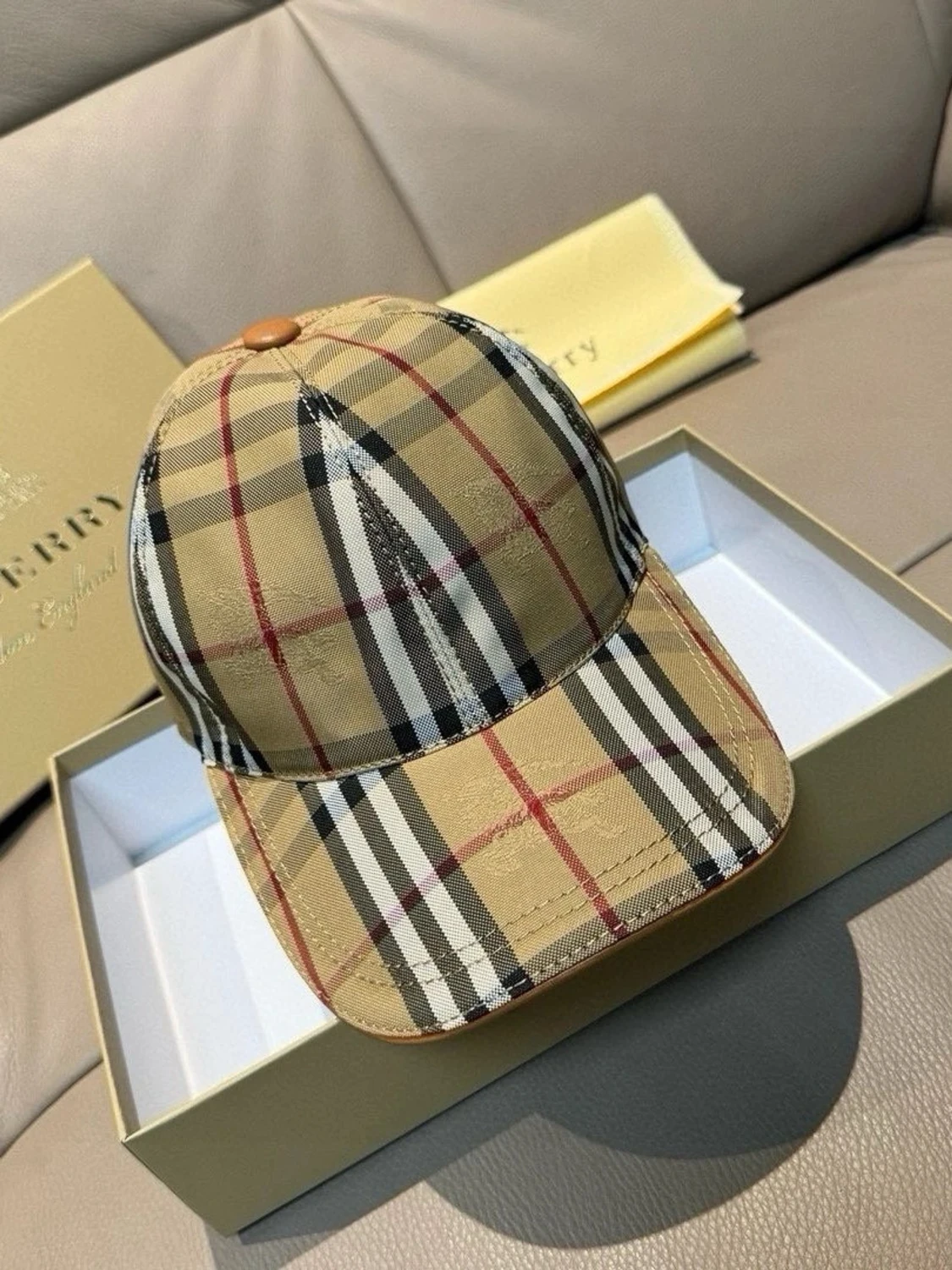 Rutig Burberry keps i bomull