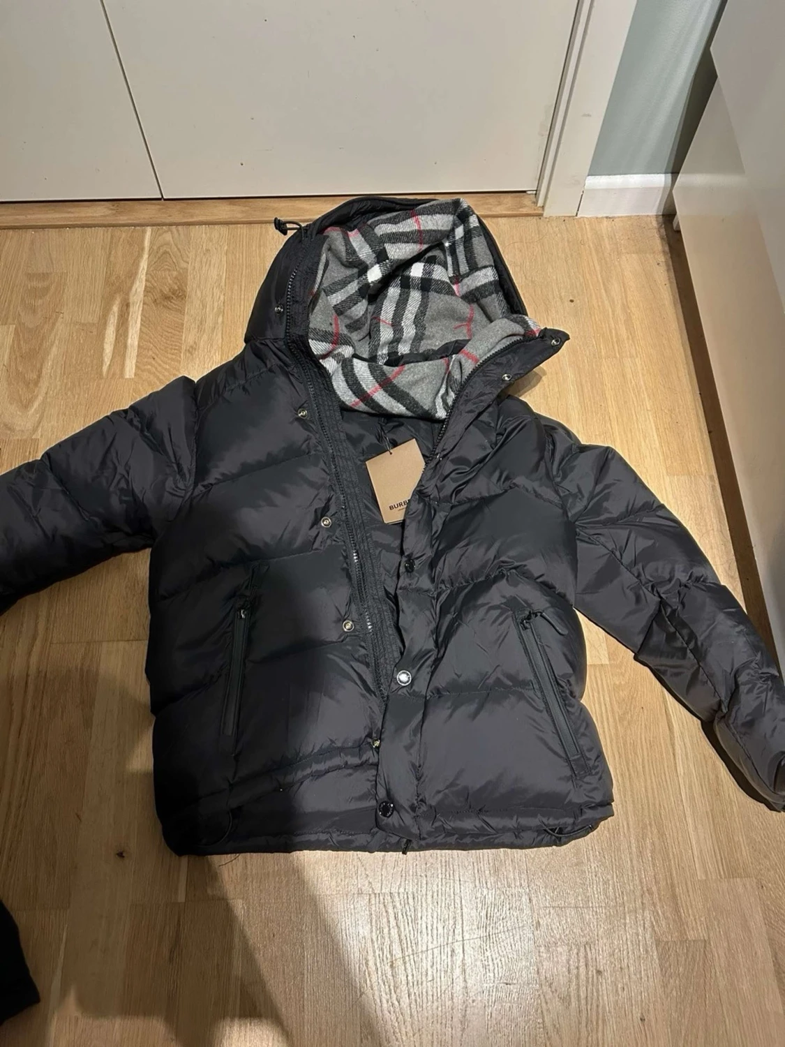 Svart pufferjacka från Burberry