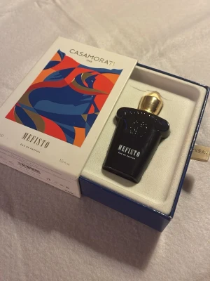 Xerjoff Casamorati Mefisto Eau de Parfum - Säljer denna nästan oanvända sommar parfym från xerjoff. Nypris på denna ligger runt 1300kr