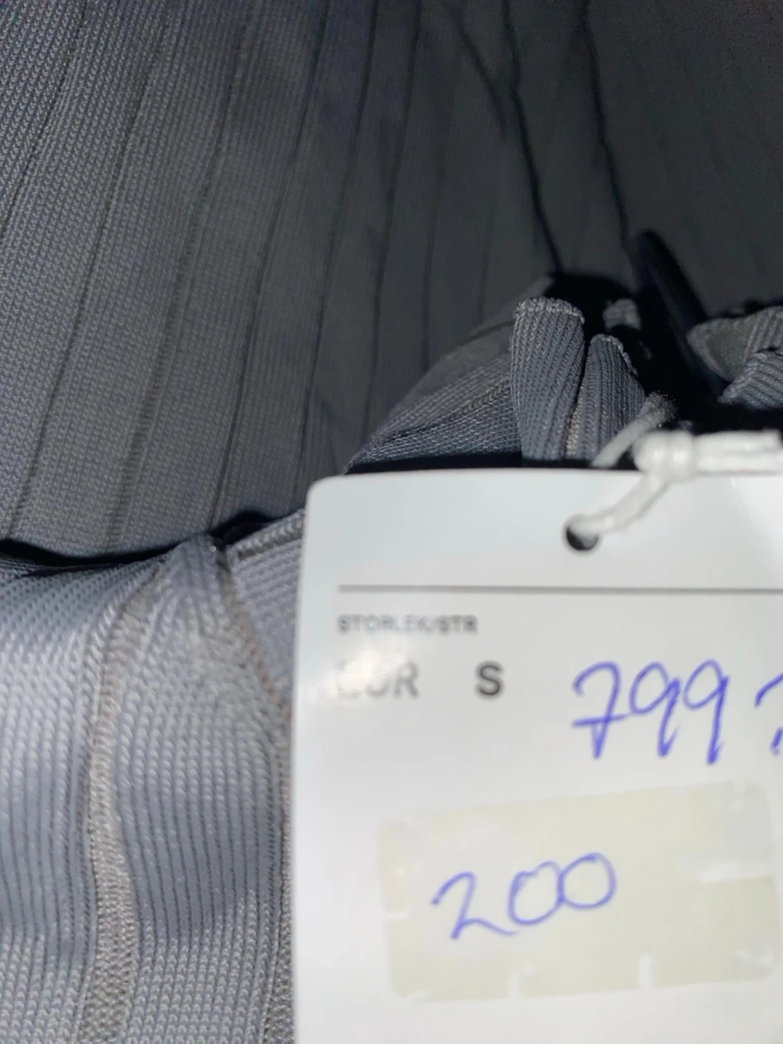 Ljusgrå ribbad långklänning H&M - 3