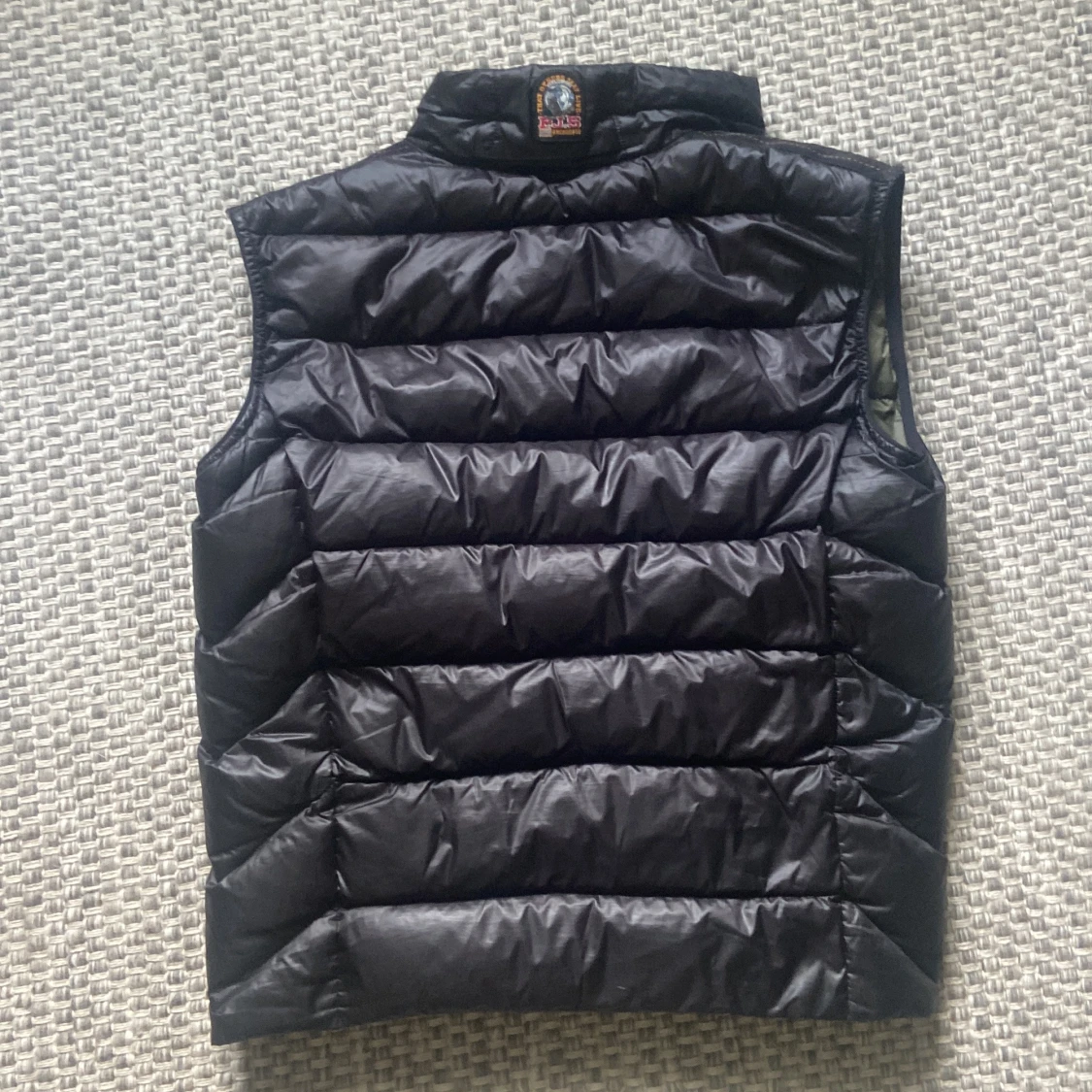 Svart dunväst från Parajumpers - 2