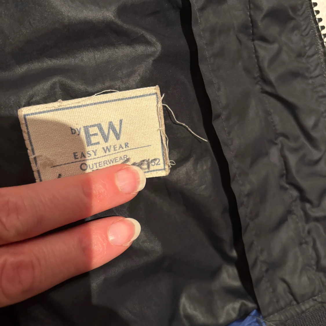 Svart quiltad bomberjacka från Easy Wear - 2