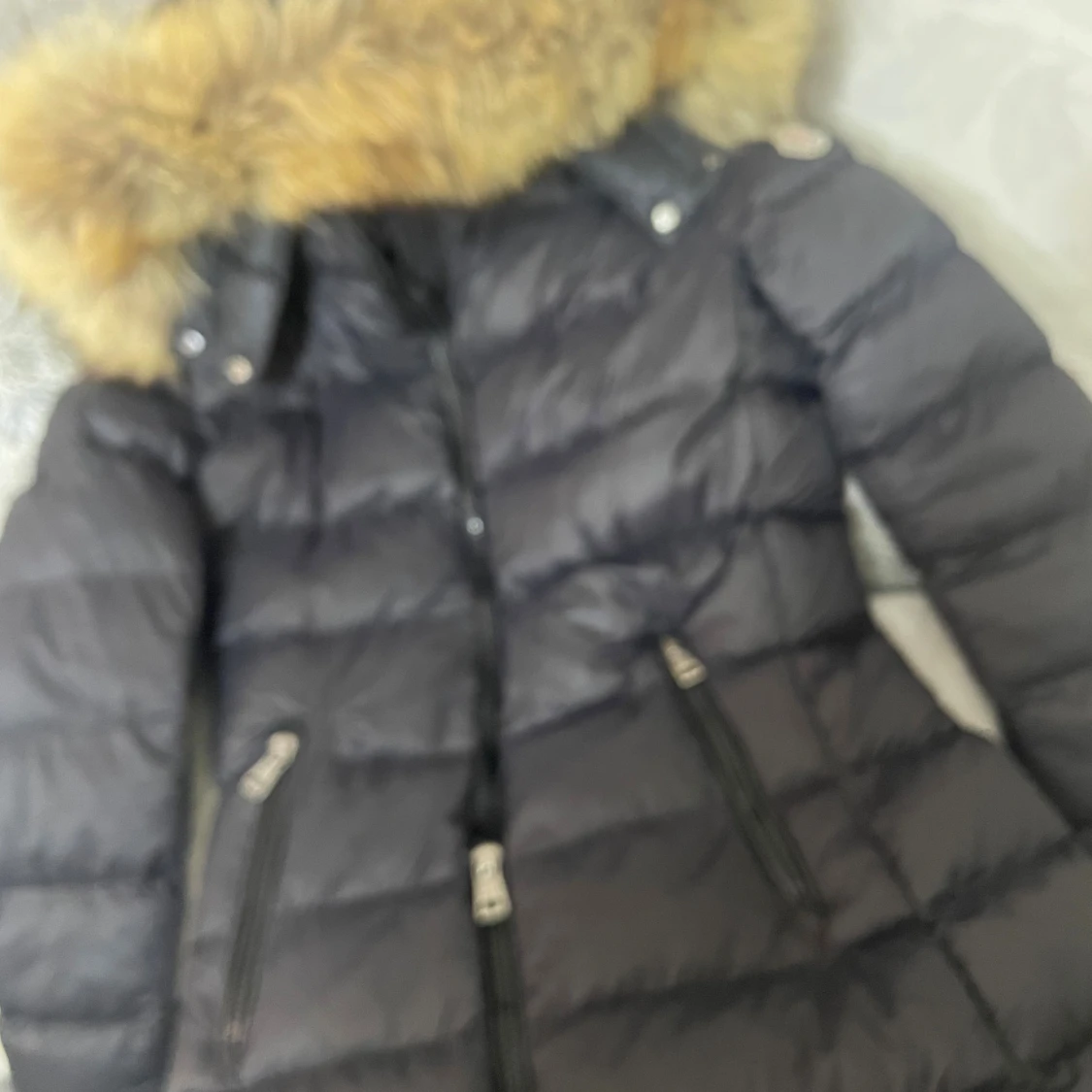 Svart lång dunjacka Moncler med päls - 2