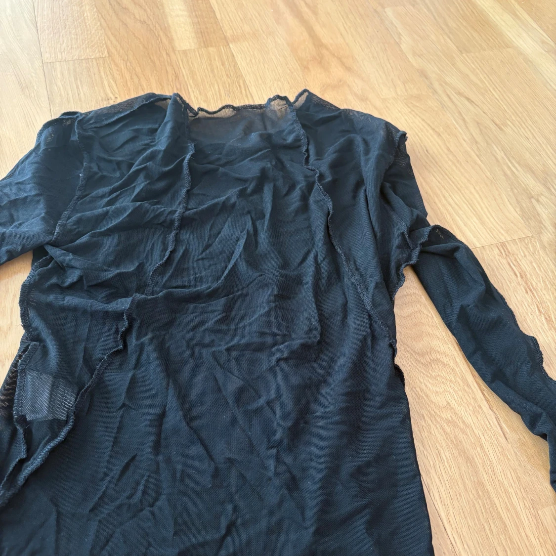 Svart mesh topp från Dazy - 1