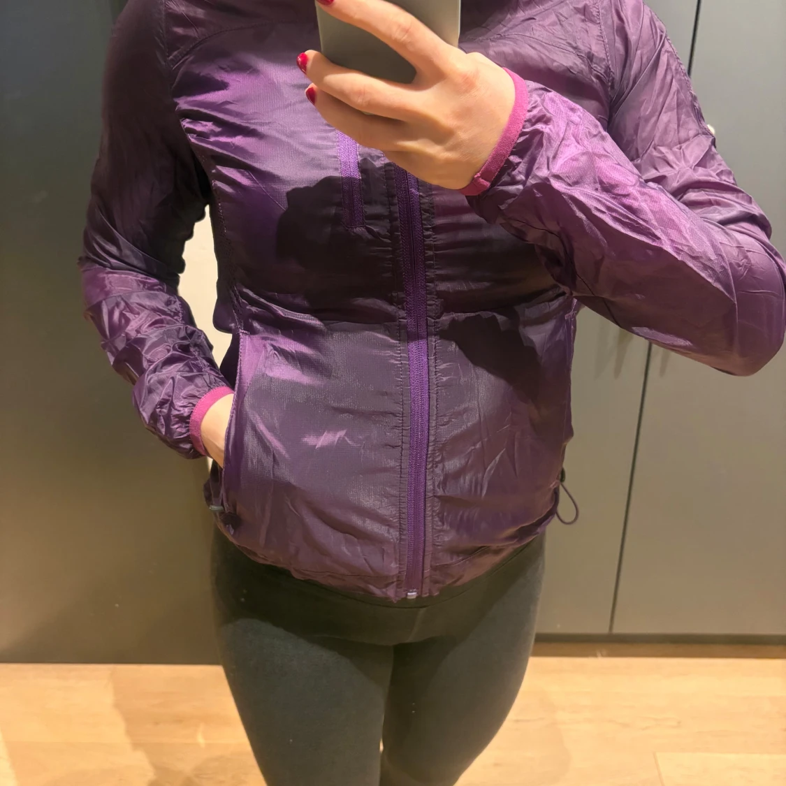 Lila vindjacka från ICANIWILL - 1