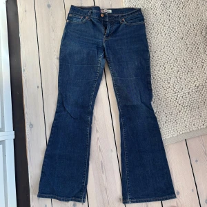 Snygga jeans - Så fina! Mått på sista bilderna❤️