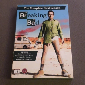 Breaking Bad  - Skivorna är oanvända, som nya. Yttre boxen är lite skadad. Skicka gärna ett bud :)