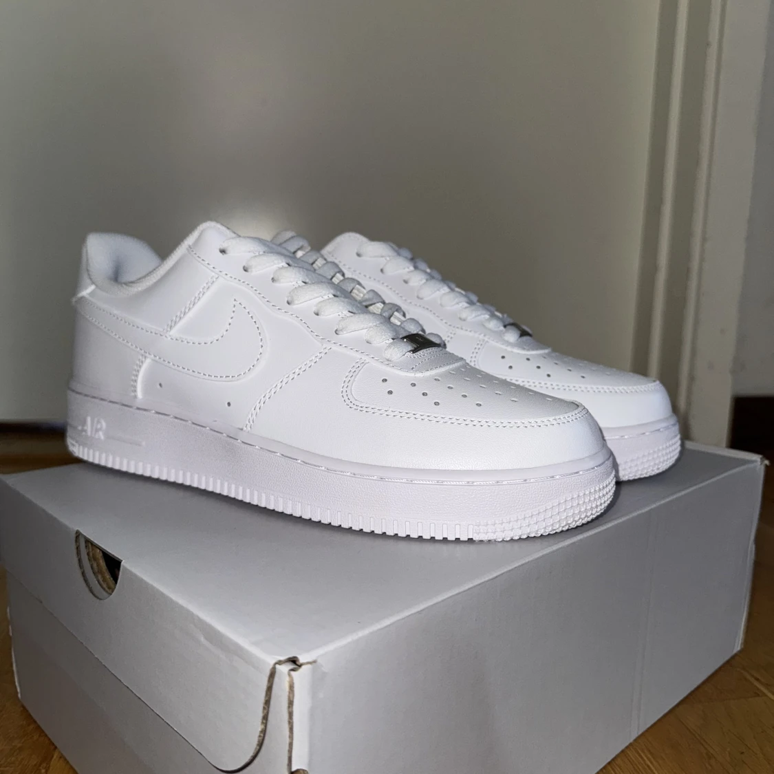 Nike Air Force 1 helvita sneakers - 1