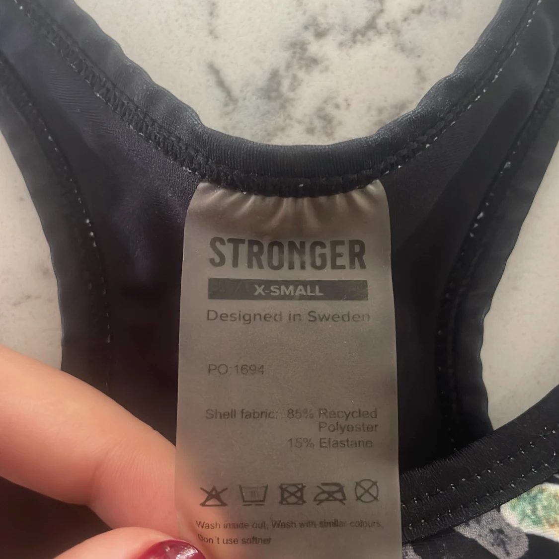 Svart sporttopp från Stronger XS - 2