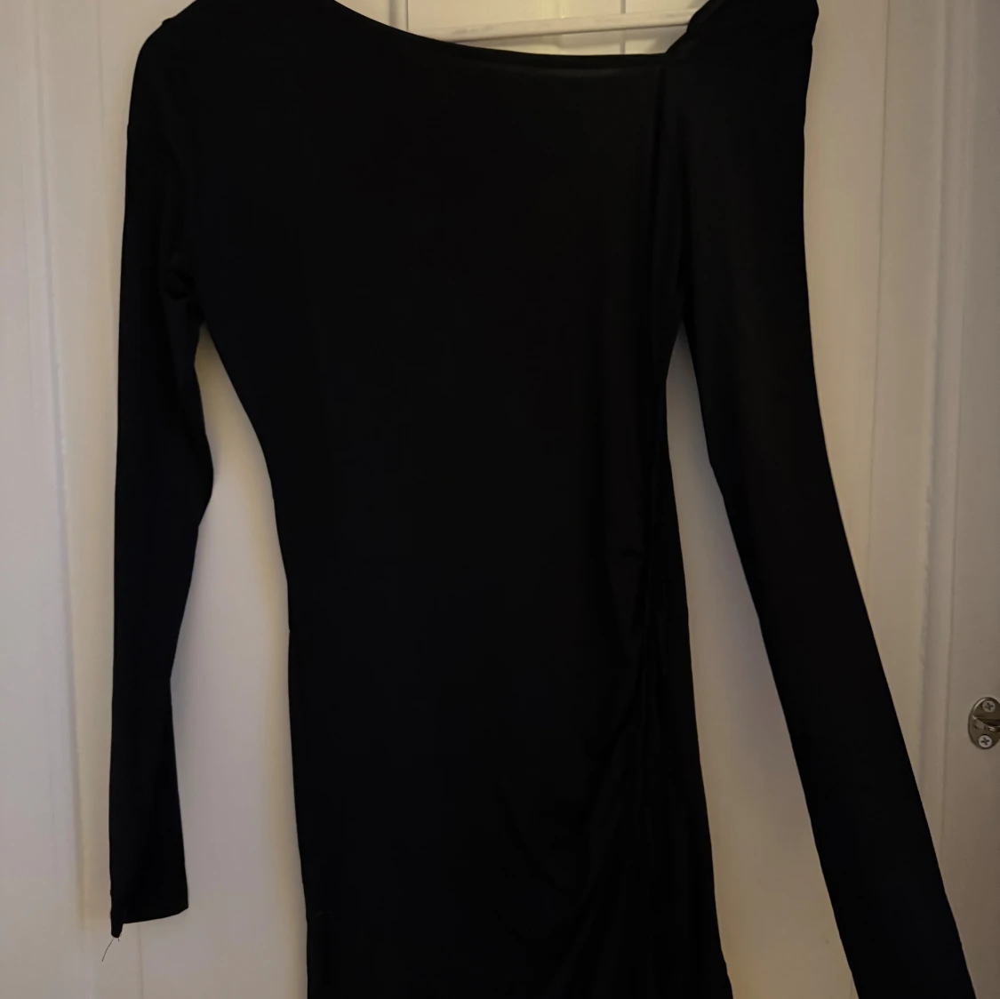 Svart kort klänning från Pull&Bear