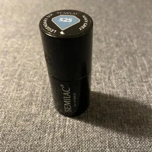 Gel polish/gellack, kräver uv-ledlamapa - Semilac - navy grey. Oanvänd. Se färg på sista bilden, tagen från nätet. 