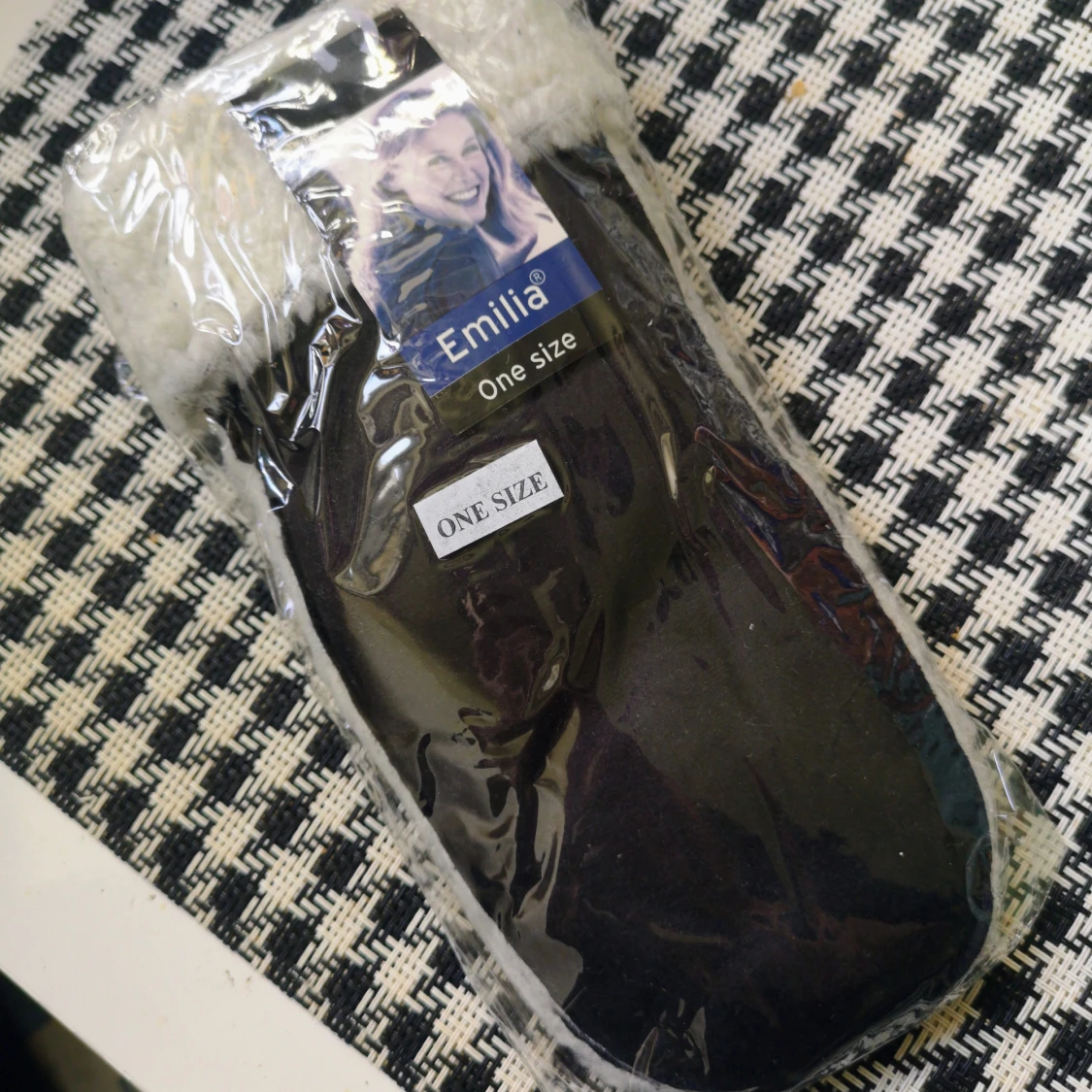 Svarta tumvantar från Emilia - 1