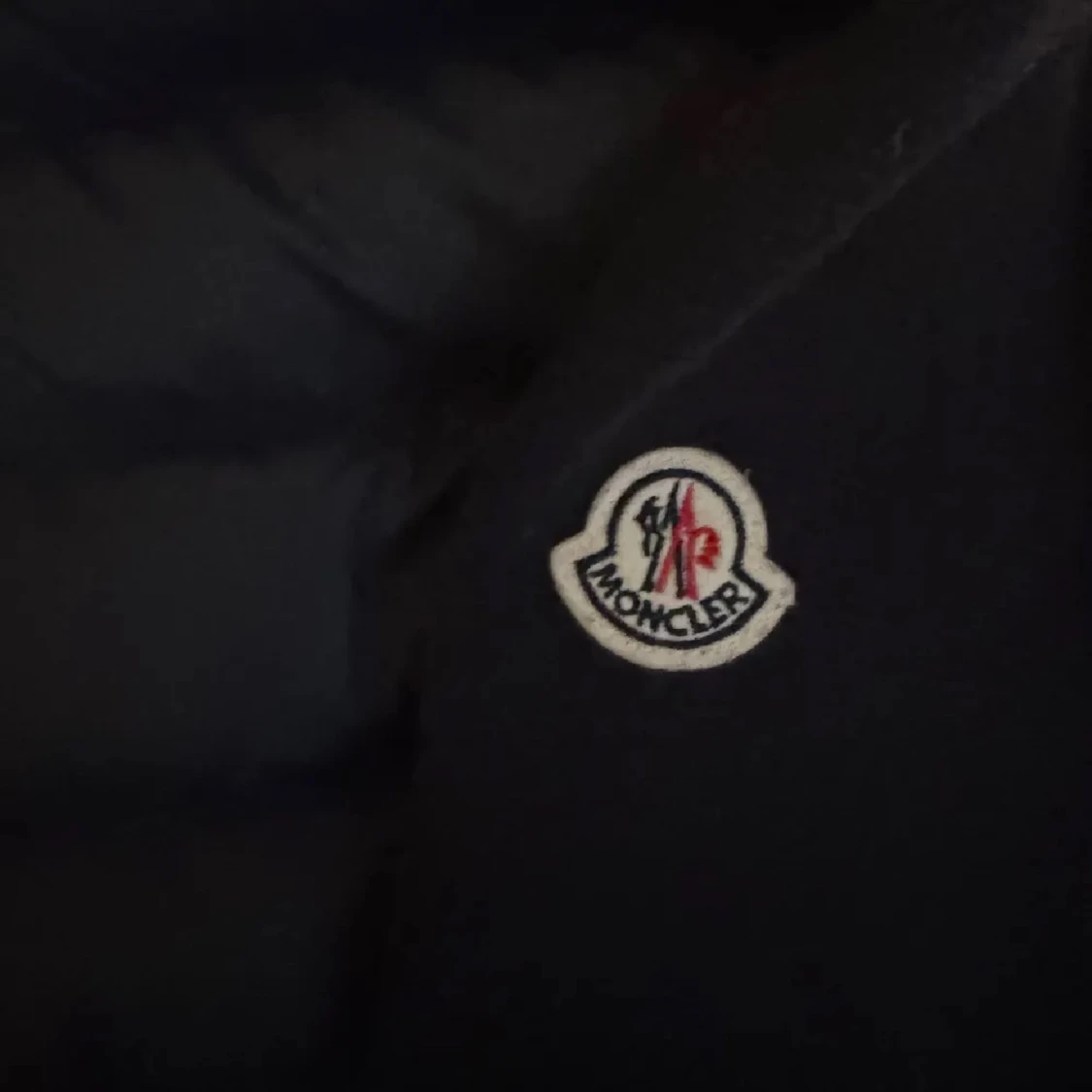 Svart Moncler pufferjacka med dragkedja - 1