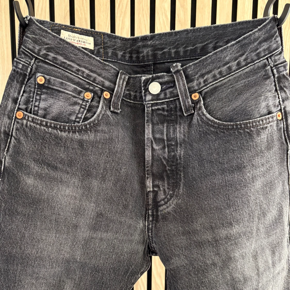 Levi's 501 svarta jeans W27 L30 - 2