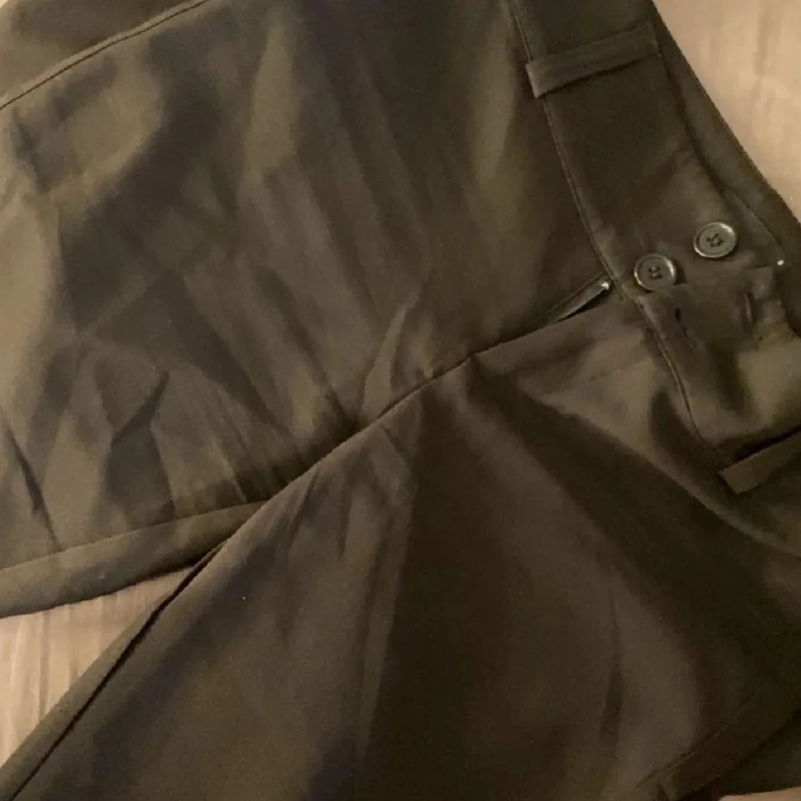 Svarta kostymbyxor med fickor  - 2