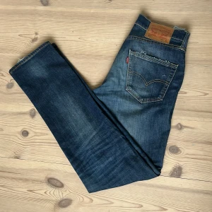 Vintage levis 511 jeans - Vintage levis jeans 511. Rak passform, hör av er vid frågor!