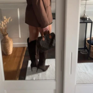 Boots Lojsanx Nakd - Säljer dessa perfekta bruna höst bootsen storlek 40. Helt slutsålda!🩷