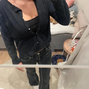 Svart kofta med pärlor - Svart kofta 