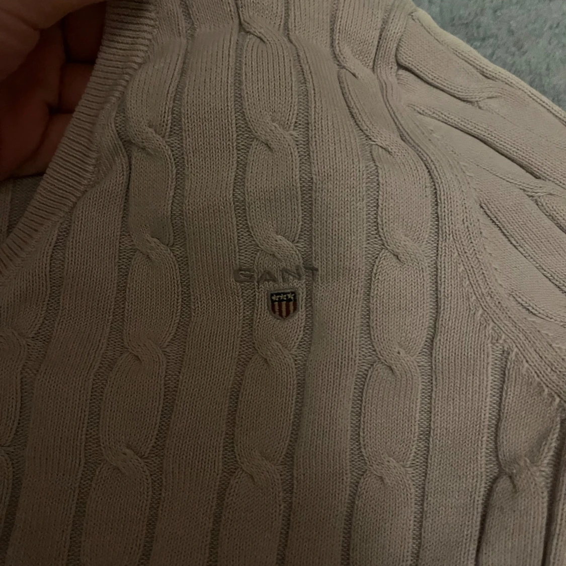 Beige kabelstickad tröja från Gant - 2