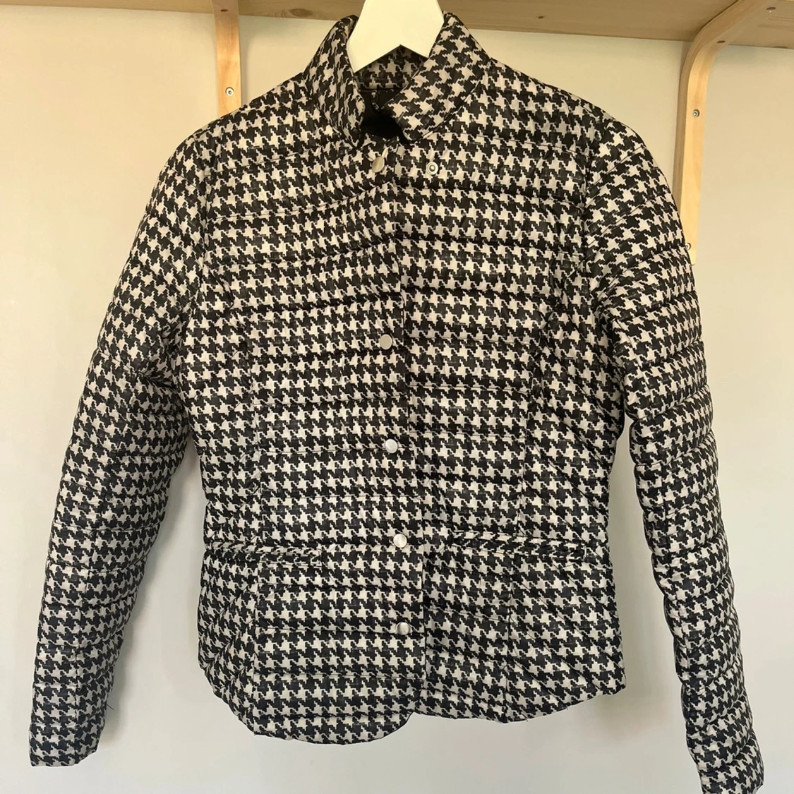 Rutig jacka från Gina Tricot, stl 36 - 1