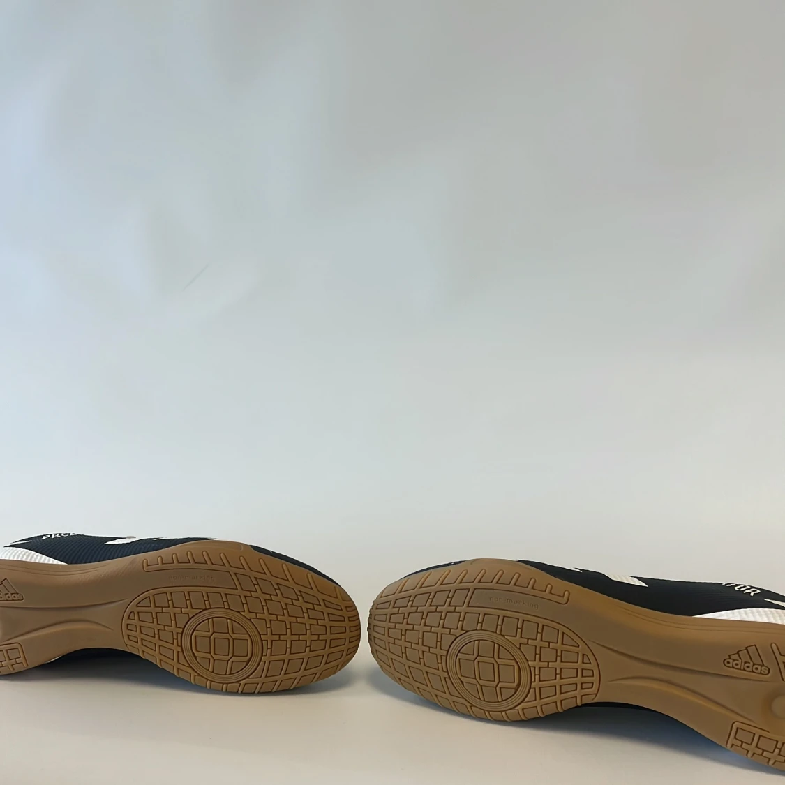 Adidas Predator svartvita fotbollsskor - 1