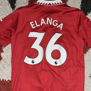Manchester United Elanga tröja  - Säljer en Manchester United matchtröja med Elanga på ryggen 