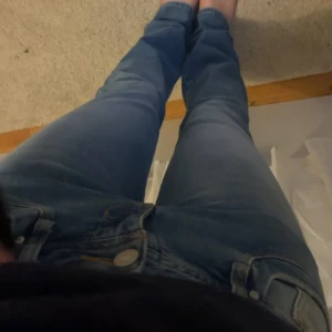 LTB low waist  - Fina jeans stl 29/36. Dessa är långa och sitter som på bilden på mig som är 178cm. True to size