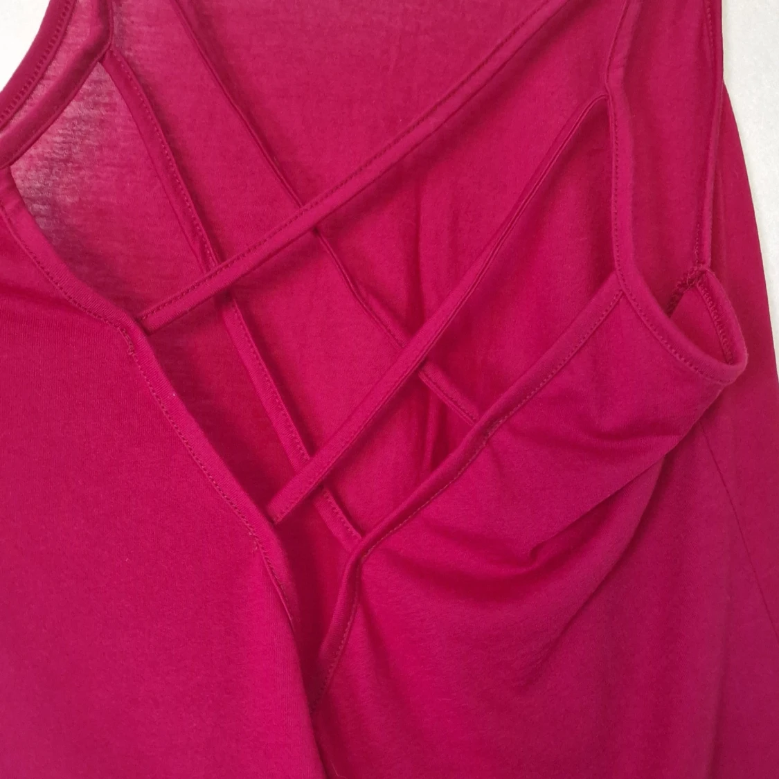 Rött linne med snörning i ryggen - 1