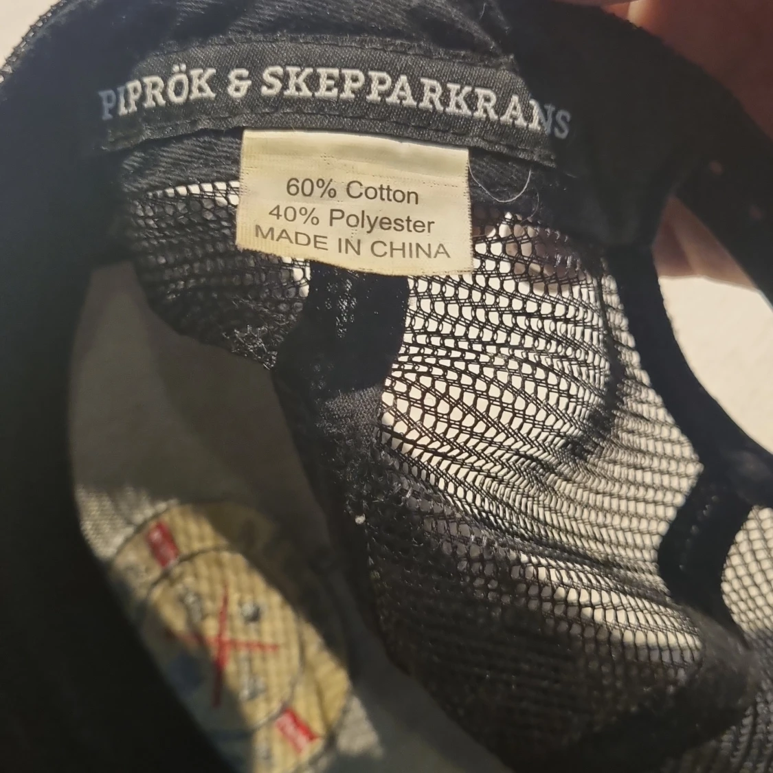 Svart keps från Piprök & Skepparkrans - 3