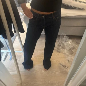 Jeans - Jätte snygga men köpte två storlekar 🥰🥰Jag är 164 , lappen kvar