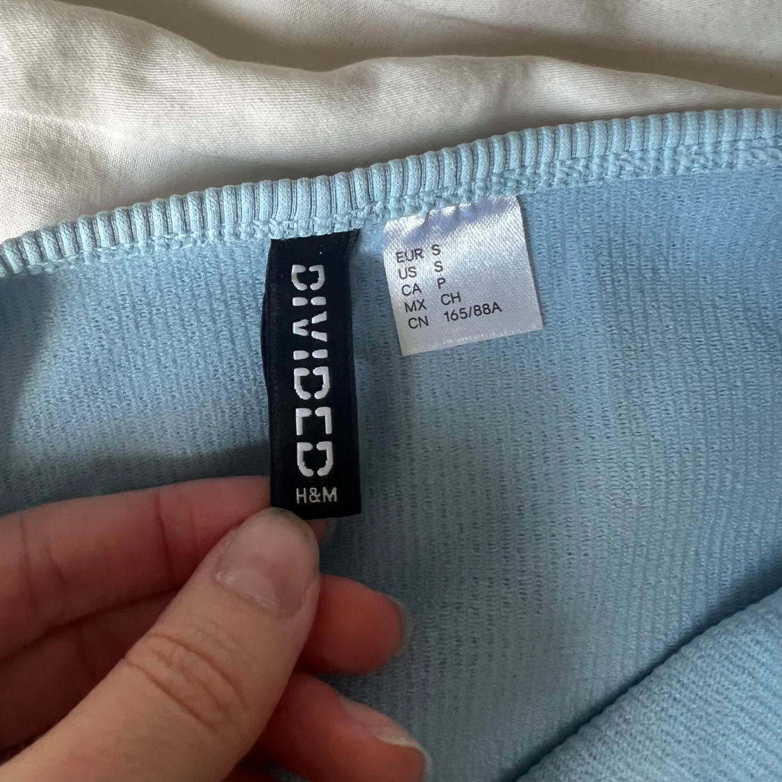 Ljusblå ribbad linnetopp H&M Divided - 2