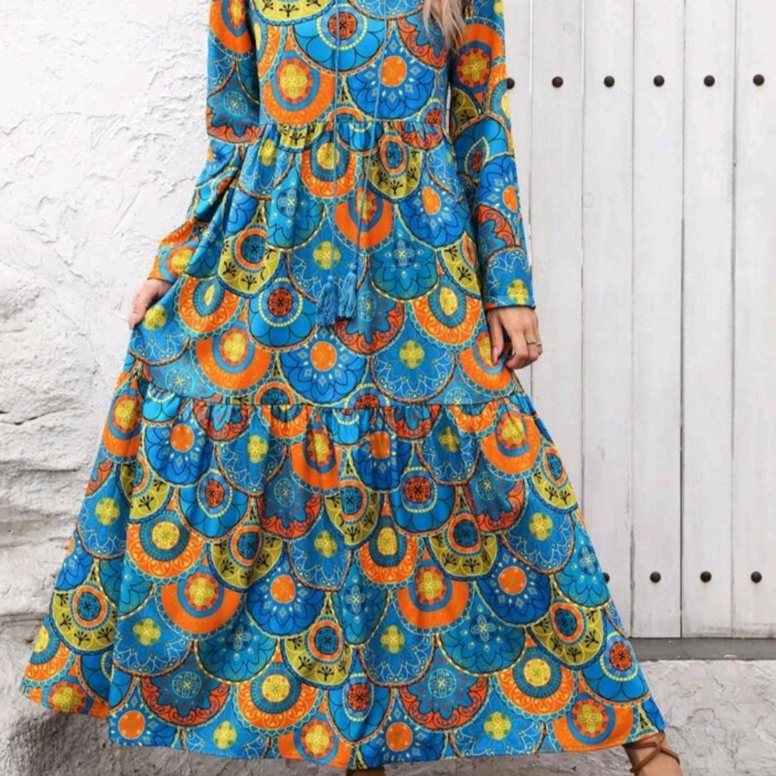 Färgstark långklänning med boho-mönster