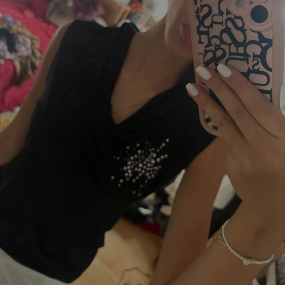 Svart ärmlös topp med pärldetaljer- MariPhilippe - 2