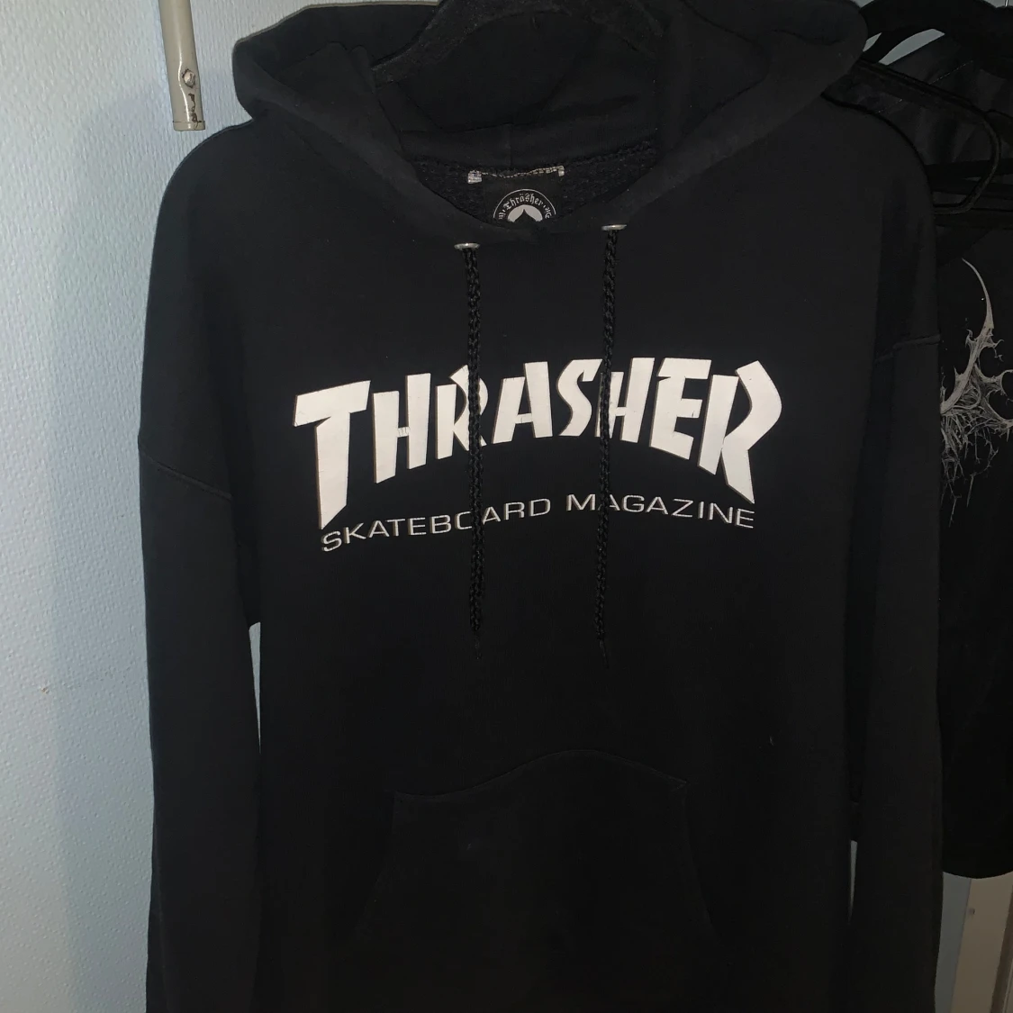 Svart Thrasher hoodie