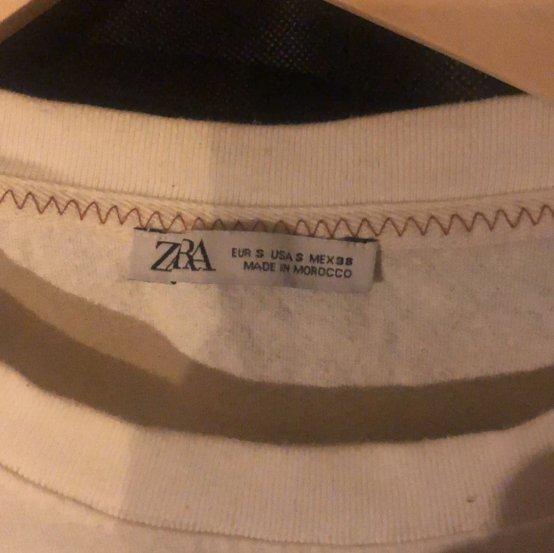 Vit t-shirt med tryck  - 2