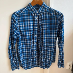 Ralph Lauren skjorta - Rutig Ralph Lauren skjorta 💕 fin till hösten🍂 storlek 14-16år