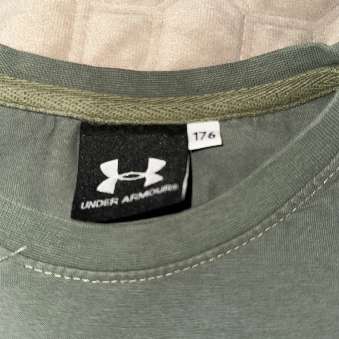 Grön t-shirt från Under Armour - 2