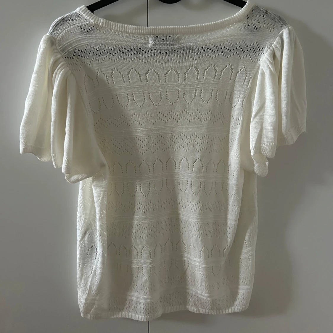 Vit stickad blus från JDY - 1
