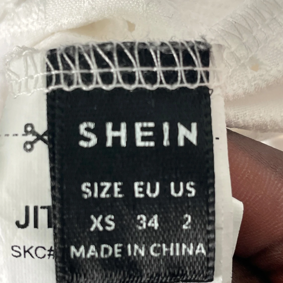 Vit broderad linnetopp från SHEIN - 1