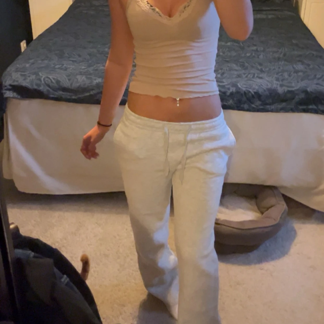 Gråa mjukisbyxor med snörning Gina tricot  - 1