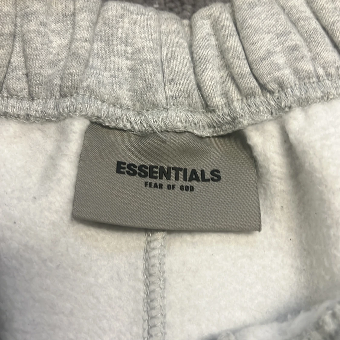 Grå Essentials Fear of God shorts - 3