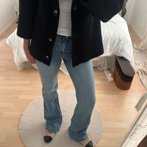 Jeans  - Jeans från Mango, endast använda någon enstaka gång 