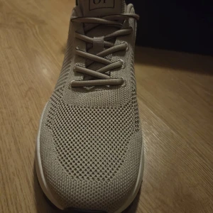 Beige sneakers från Marc O'Polo - Helt nya i kartong