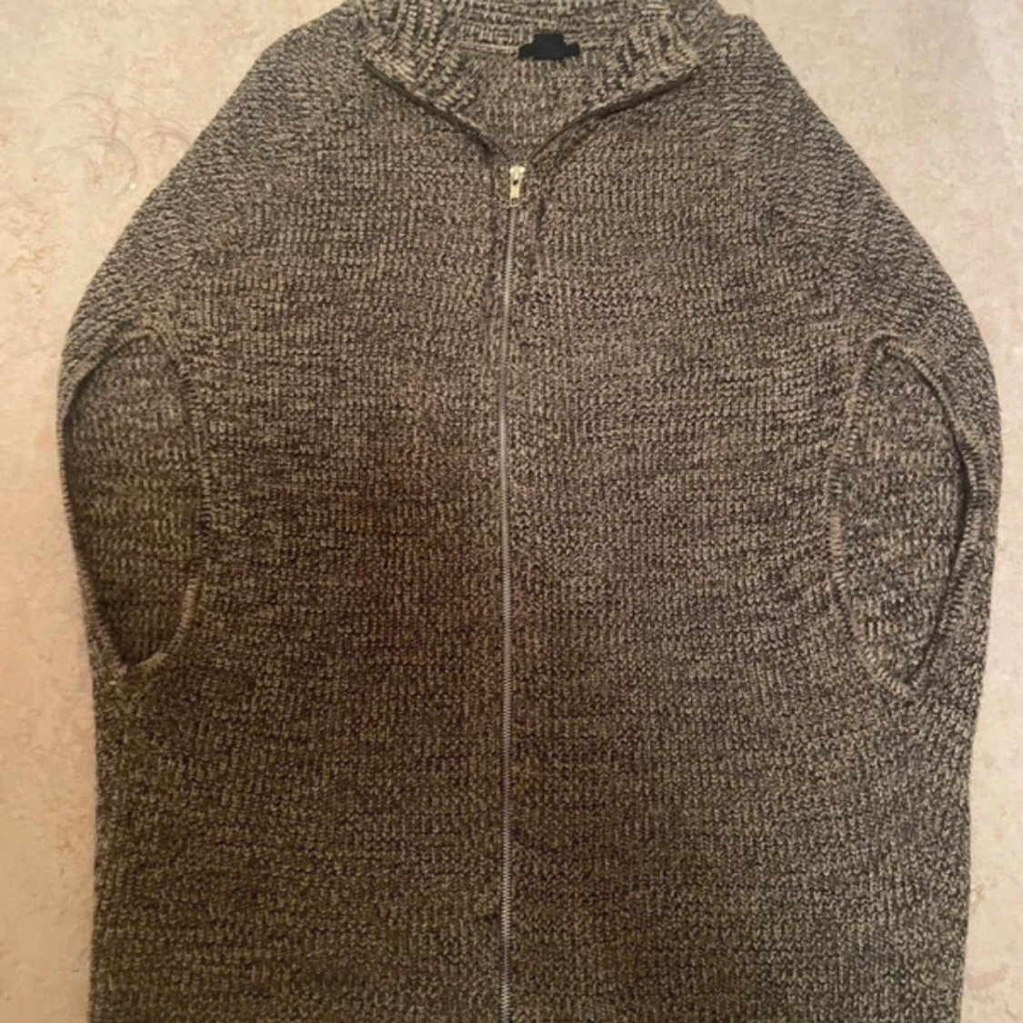 Brunmelerad stickad kofta från H&M - 2