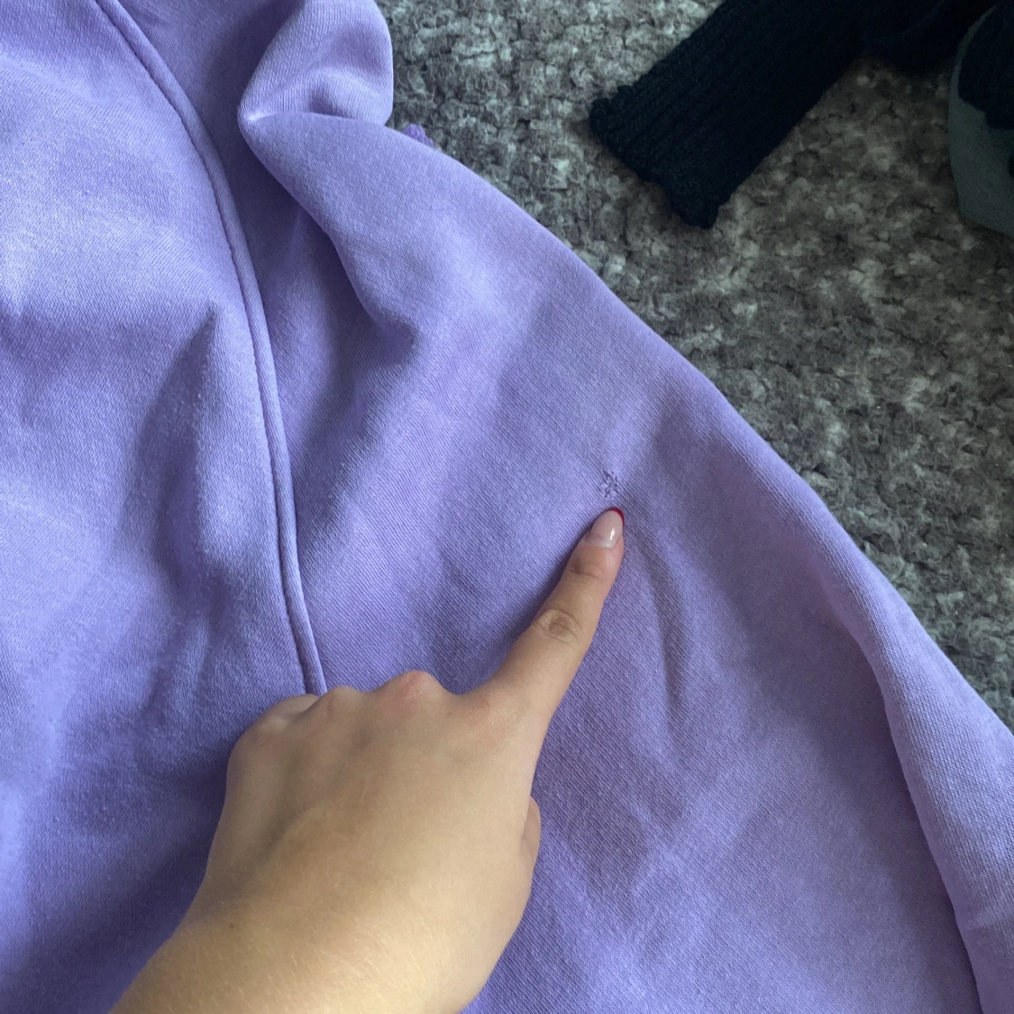 Ljuslila hoodie med huva och ficka - 3