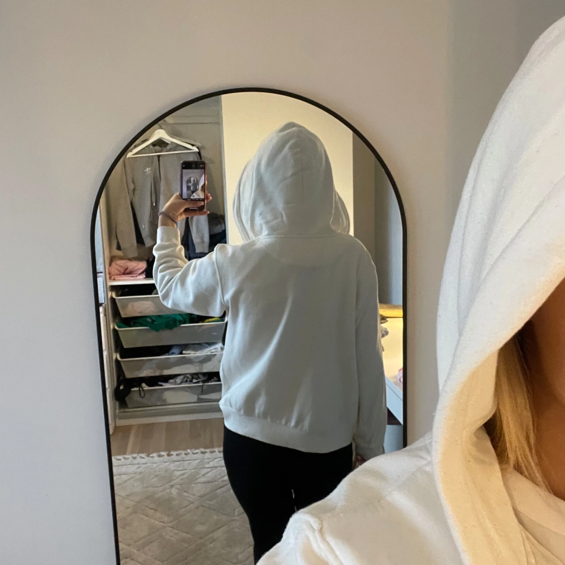 Vit hoodie med dragkedja  - 2