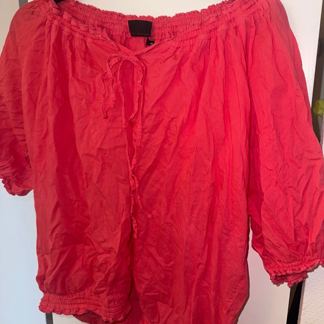 Korallrosa blus med knyt - 1