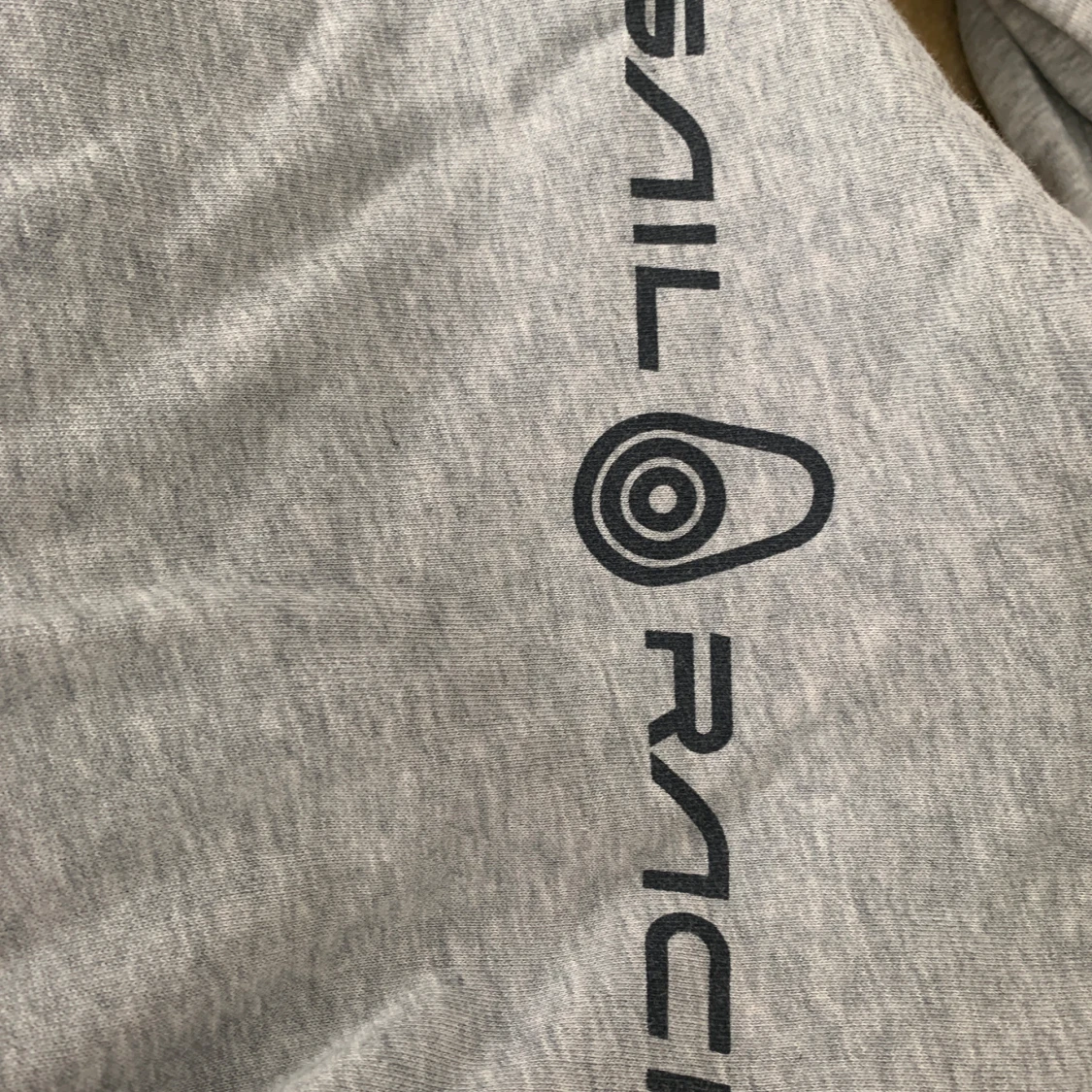 Grå hoodie från Sail Racing - 3