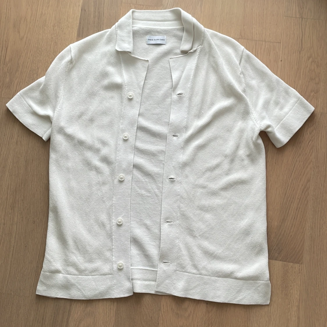 Vit kortärmad skjorta These Glory Days - 1