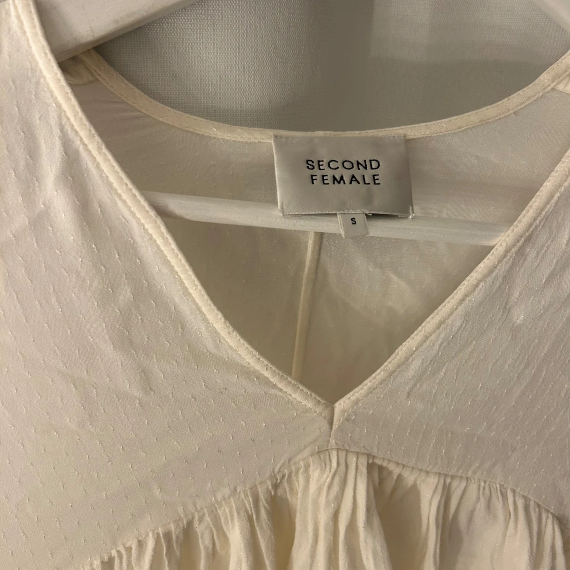 Vit volangblus från Second Female - 1